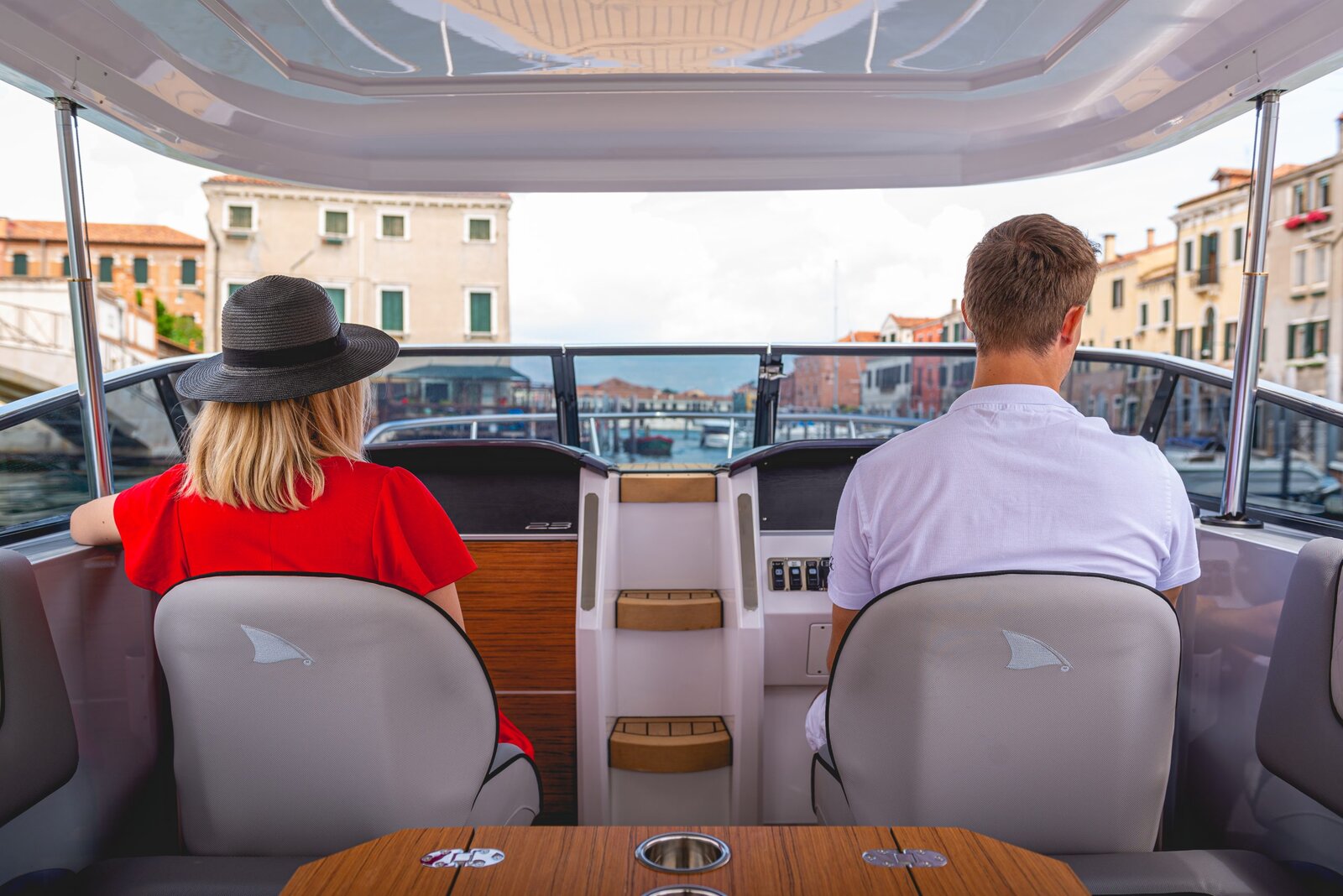 23 Cabin Evo Electric · 4