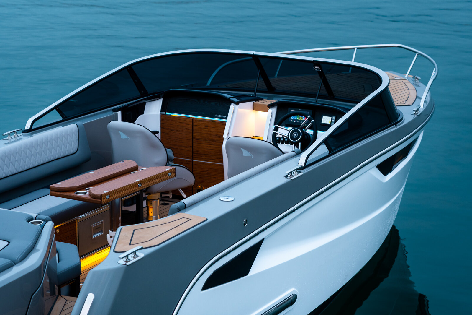 23 Cabin Evo Inboard · 3