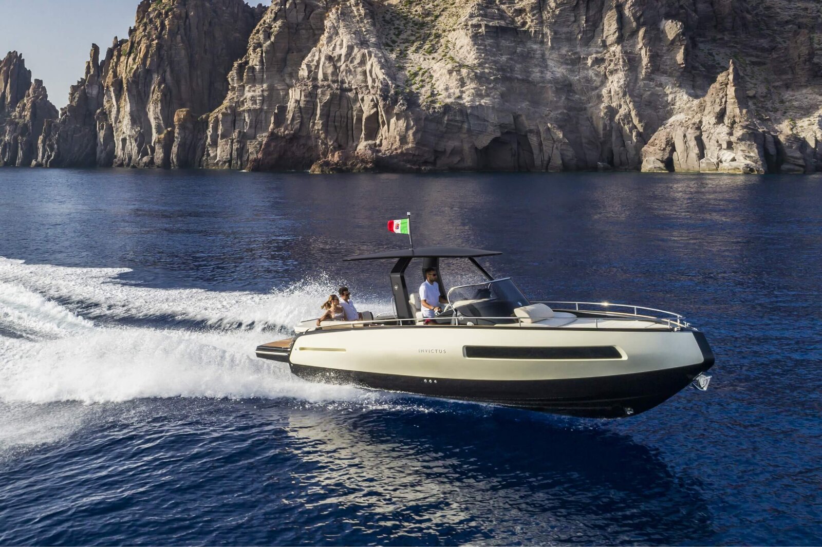 Invictus Yacht GT280